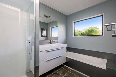 Photo of property in 8 Webb Place, Taradale, Napier, 4112