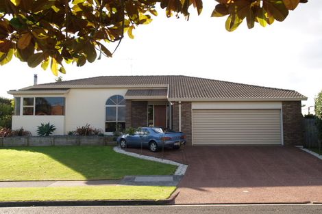 Photo of property in 18 Bob Charles Drive, Golflands, Auckland, 2013