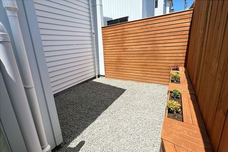 Photo of property in 16 Christmas Road, Manurewa, Auckland, 2102