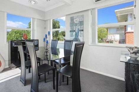 Photo of property in 7 Lawrence Crescent, Hillpark, Auckland, 2102
