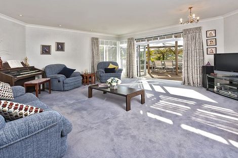 Photo of property in 278 Cascades Road, Botany Downs, Auckland, 2010