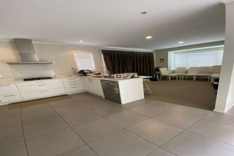 Photo of property in 33 Anchorage Drive, Karaka, Papakura, 2113