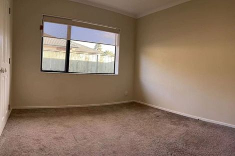 Photo of property in 16 Middlefield Drive, East Tamaki Heights, Auckland, 2016