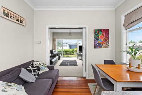 Photo of property in 18 Avenue Road, Greenmeadows, Napier, 4112