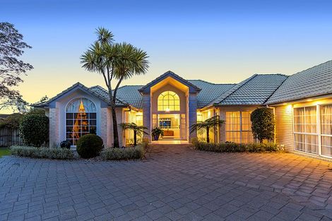 Photo of property in 278 Cascades Road, Botany Downs, Auckland, 2010