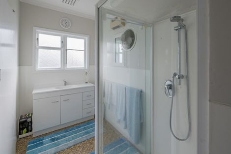 Photo of property in 21 Carlisle Street, Levin, 5510