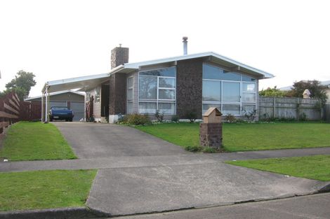 Photo of property in 15 Palliser Place, Milson, Palmerston North, 4414