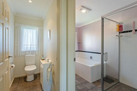 Photo of property in 4 Te Ropata Place, Waikanae Beach, Waikanae, 5036