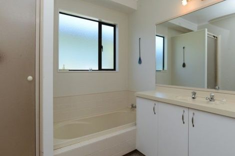 Photo of property in 41 Whiting Crescent, Greenmeadows, Napier, 4112