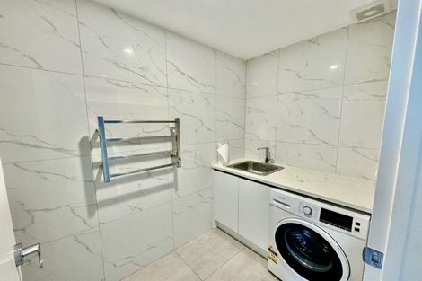 Photo of property in 41 Zara Court, Windsor Park, Auckland, 0632