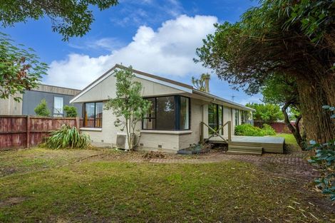 Photo of property in 18 Malta Crescent, South New Brighton, Christchurch, 8062