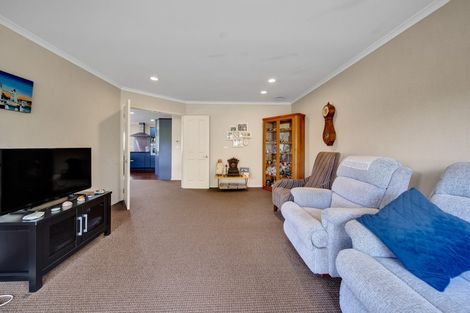 Photo of property in 7b Faber Place, Inglewood, 4330