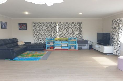 Photo of property in 5a Basra Drive, Henderson, Auckland, 0612