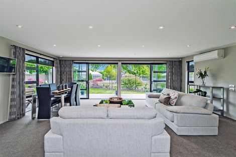 Photo of property in 4 Nightingale Place, Papanui, Christchurch, 8053