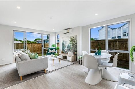 Photo of property in 3/51 Wharf Road, Te Atatu Peninsula, Auckland, 0610