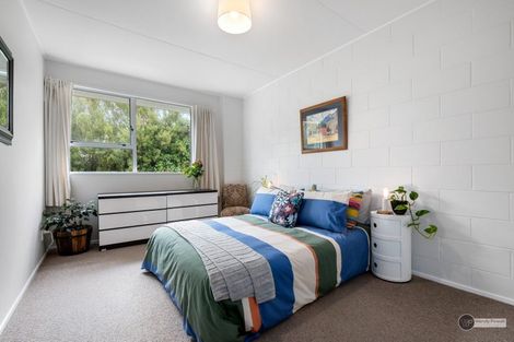 Photo of property in 44i Whites Line West, Woburn, Lower Hutt, 5010