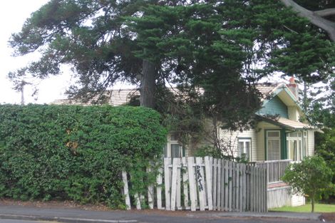 Photo of property in 3143 Great North Road, New Lynn, Auckland, 0600