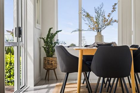 Photo of property in 20 Peter Terrace, Castor Bay, Auckland, 0620