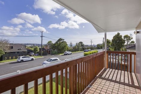 Photo of property in 1/28 Knights Road, Rothesay Bay, Auckland, 0630
