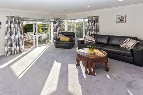 Photo of property in 278 Cascades Road, Botany Downs, Auckland, 2010
