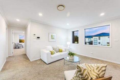 Photo of property in 17 Headland Drive, Long Bay, Auckland, 0630