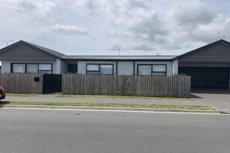 Photo of property in 76 Franks Way, Papamoa Beach, Papamoa, 3118