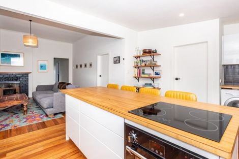 Photo of property in 8 Root Street, Gisborne, 4010