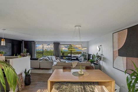Photo of property in 17 Arawata Terrace, Fernhill, Queenstown, 9300