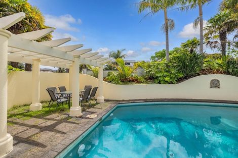 Photo of property in 2 Anaheim Boulevard, Shamrock Park, Auckland, 2016