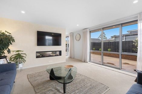 Photo of property in 8 Irvines Track, Halswell, Christchurch, 8025