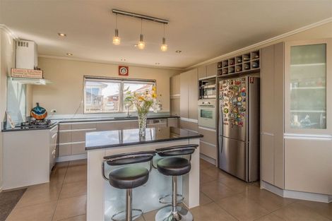 Photo of property in 4313a Great North Road, Glendene, Auckland, 0602