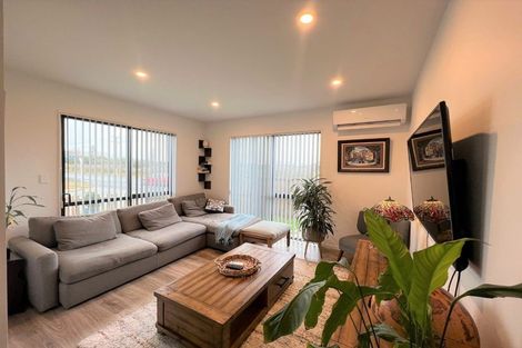 Photo of property in 2 Minhas Road, Papakura, 2110