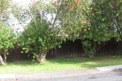 Photo of property in 2/3 Tallington Crescent, Torbay, Auckland, 0630