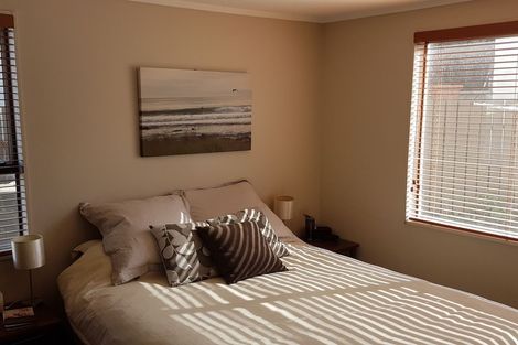 Photo of property in 1/102 Lyall Parade, Lyall Bay, Wellington, 6022