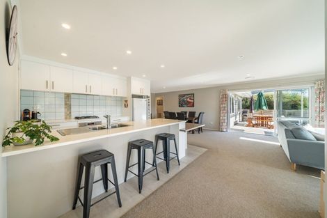 Photo of property in 29 Mt Marua Drive, Timberlea, Upper Hutt, 5018