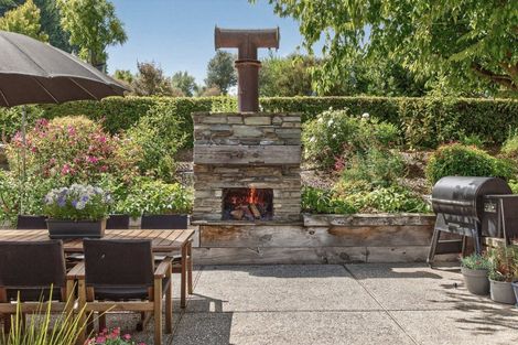 Photo of property in 52 Kirimoko Crescent, Wanaka, 9305