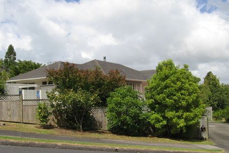 Photo of property in 49 Ravenwood Drive, Forrest Hill, Auckland, 0620