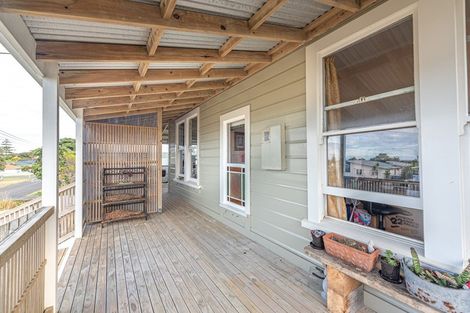 Photo of property in 21 Ruapehu Street, Castlecliff, Whanganui, 4501