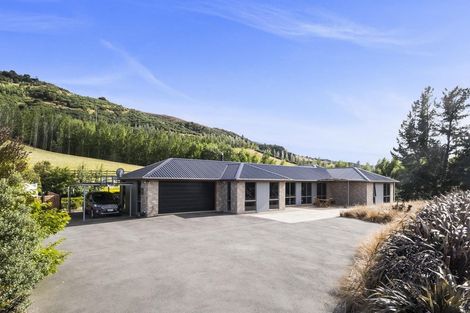 Photo of property in 37 Tara Hills Drive, North Taieri, Mosgiel, 9092