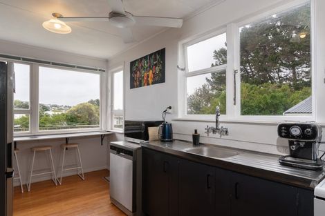 Photo of property in 9 Sasanof View, Ascot Park, Porirua, 5024