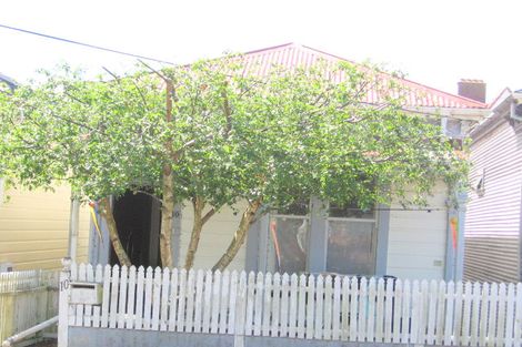Photo of property in 10 Salisbury Terrace, Mount Cook, Wellington, 6021