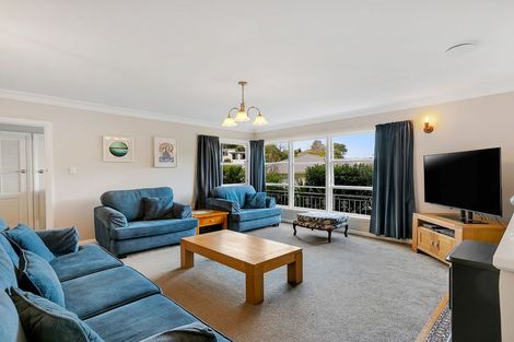 Photo of property in 46 Kiwi Crescent, Tawa, Wellington, 5028