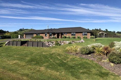 Photo of property in 71 Loch Views Road, Acacia Bay, Taupo, 3385