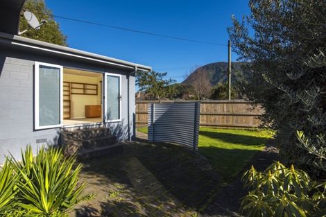 Photo of property in 54c Devon Street, Picton, 7220