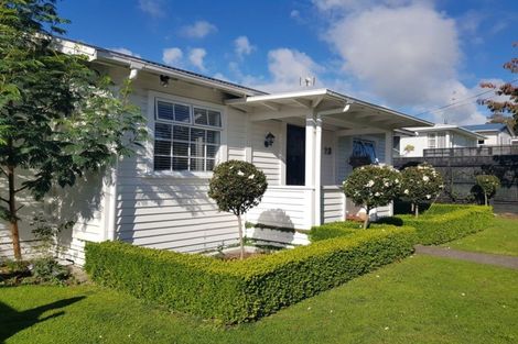 Photo of property in 23 Awanui Street, Merrilands, New Plymouth, 4312