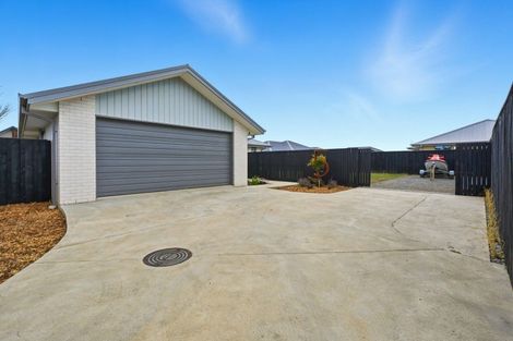 Photo of property in 5 Hunter Lane, Amberley, 7410