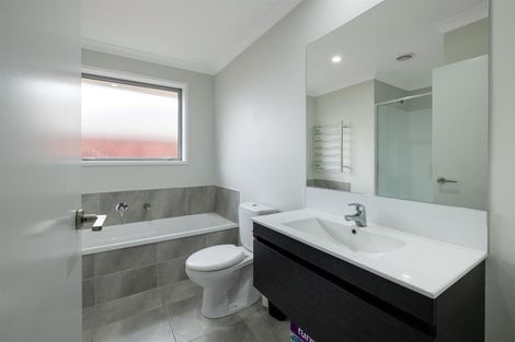 Photo of property in 25 Livingstone Drive, Papamoa Beach, Papamoa, 3118