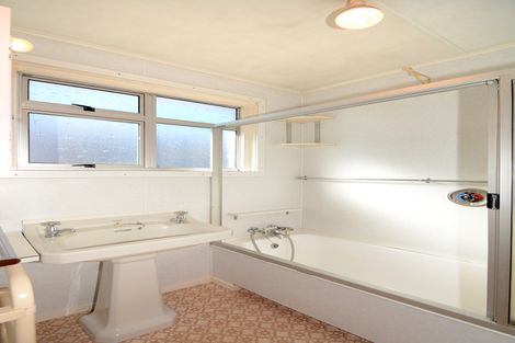 Photo of property in 2 Brooklyn Street, Green Island, Dunedin, 9018