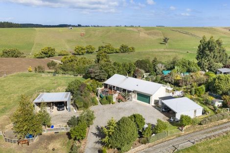 Photo of property in 1233 Makino Road, Halcombe, Feilding, 4777
