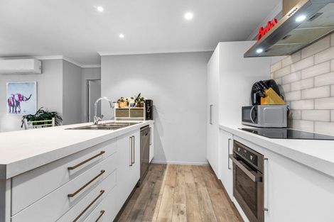 Photo of property in 26 Tiria Drive, Papamoa Beach, Papamoa, 3118